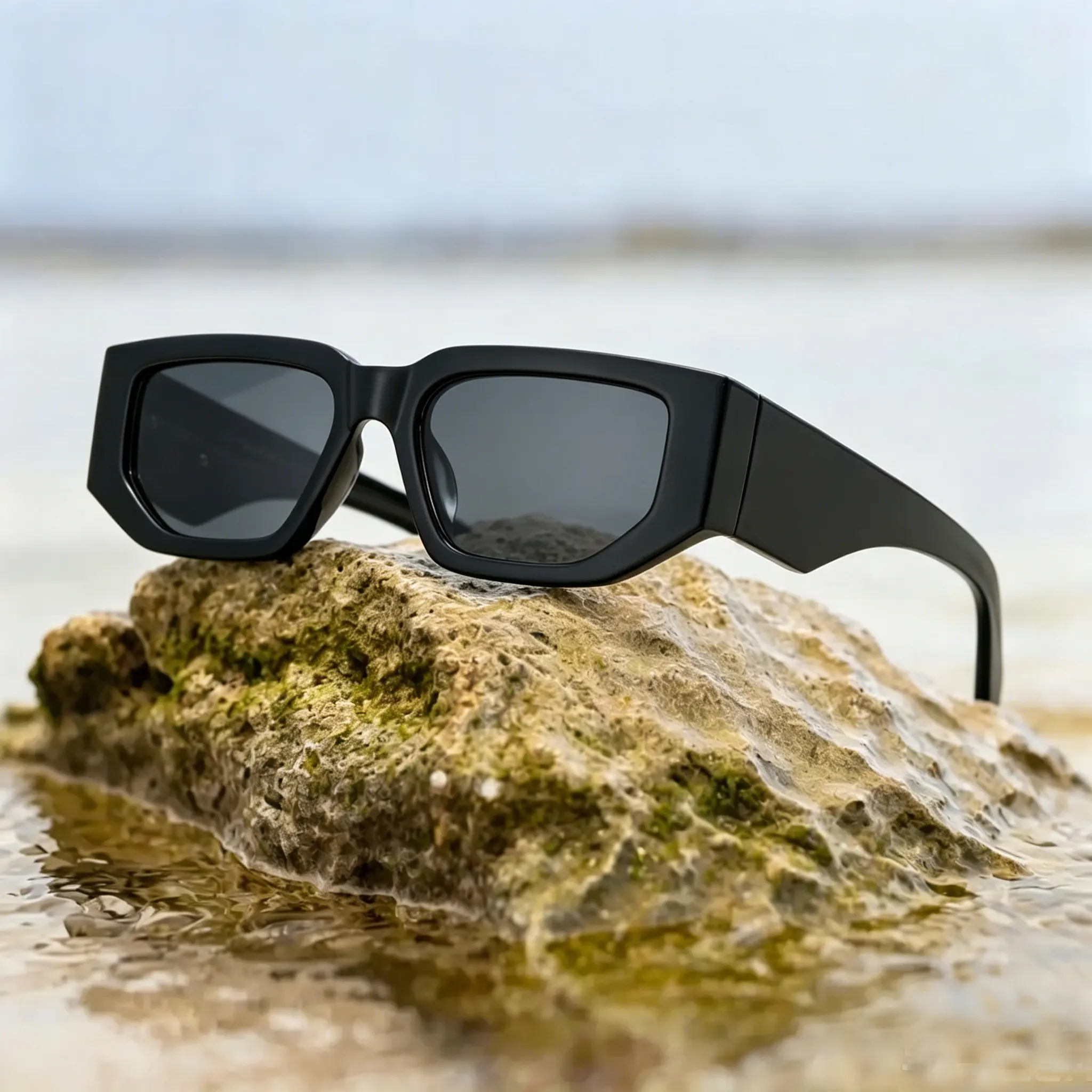 Fashion Retro Square Sunglasses for Men Women Classic Trendy Square Frame Shades UV400