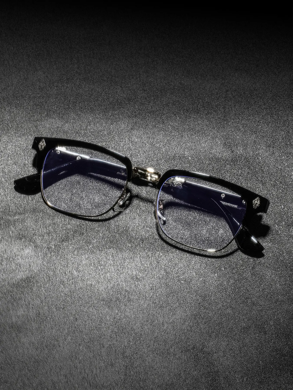 Men's New Metal Half Frame Glasses, High-End Luxury Classic Retro Texture Engraved Eyewear