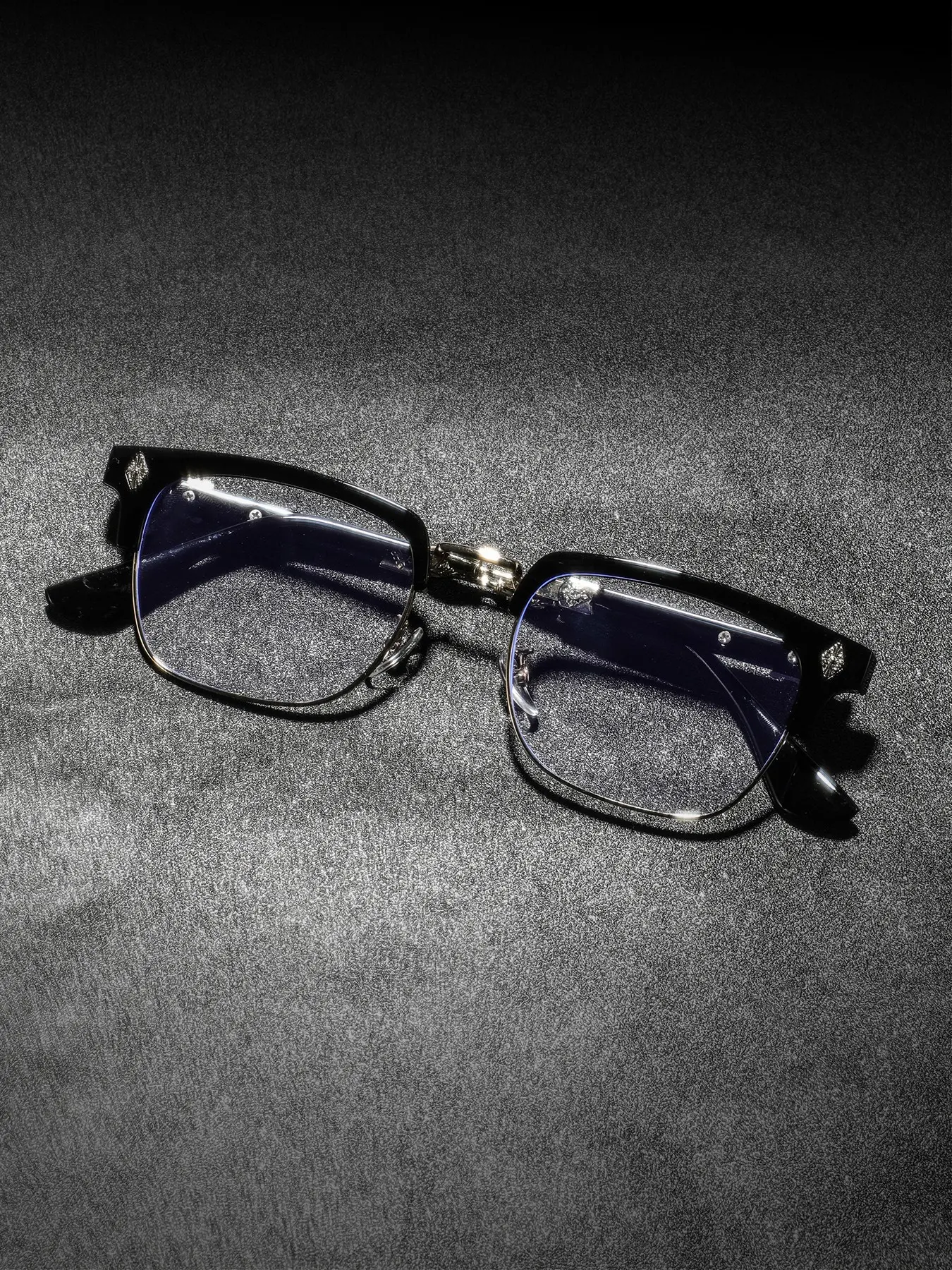 Men's New Metal Half Frame Glasses, High-End Luxury Classic Retro Texture Engraved Eyewear