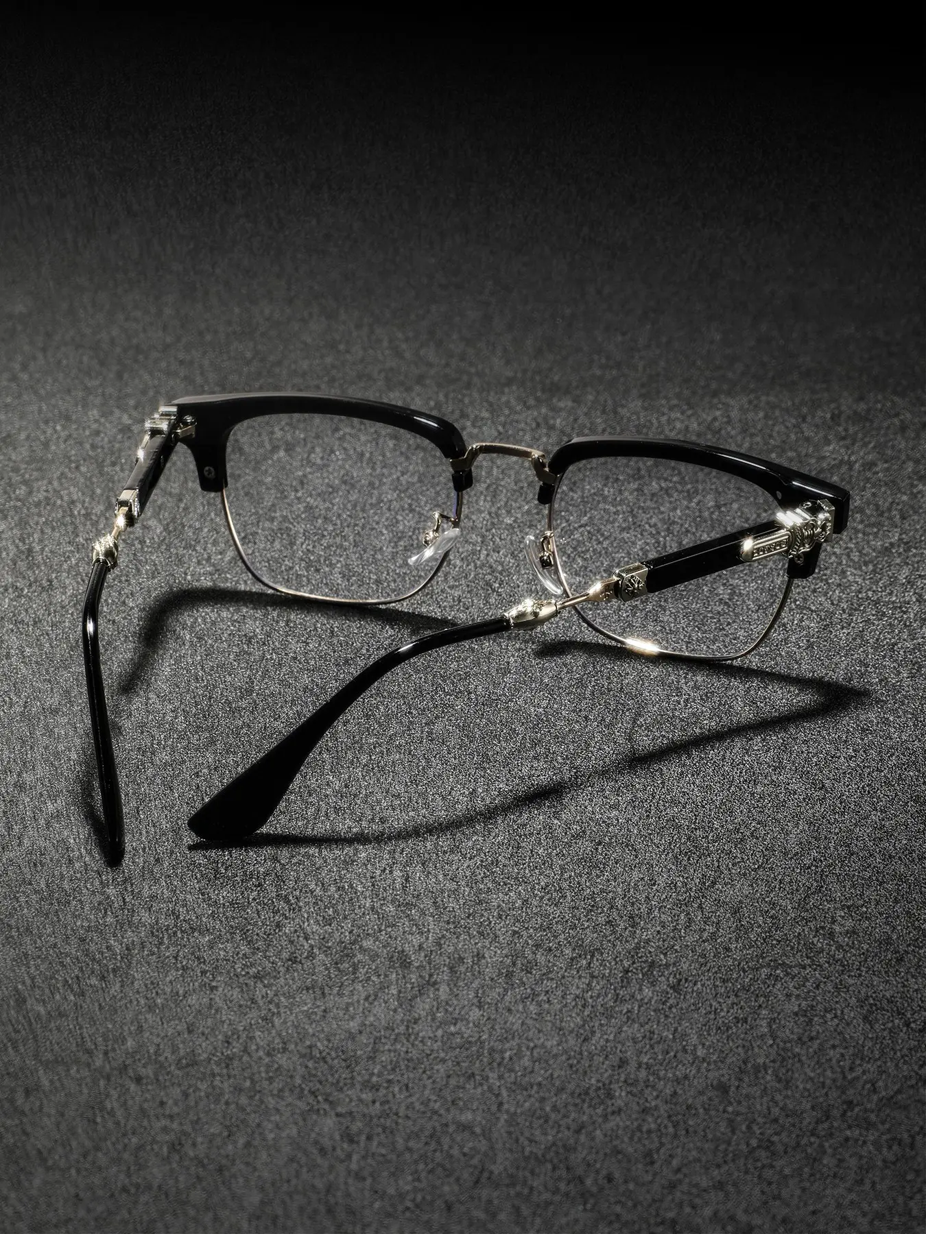 Men's New Metal Half Frame Glasses, High-End Luxury Classic Retro Texture Engraved Eyewear