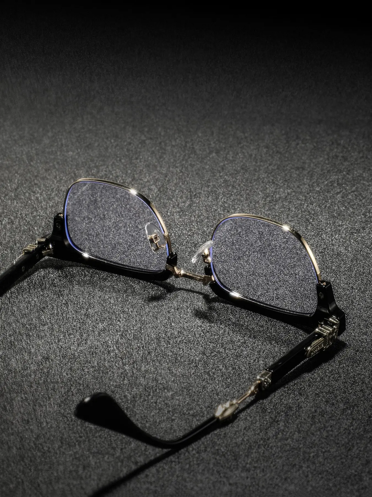 Men's New Metal Half Frame Glasses, High-End Luxury Classic Retro Texture Engraved Eyewear