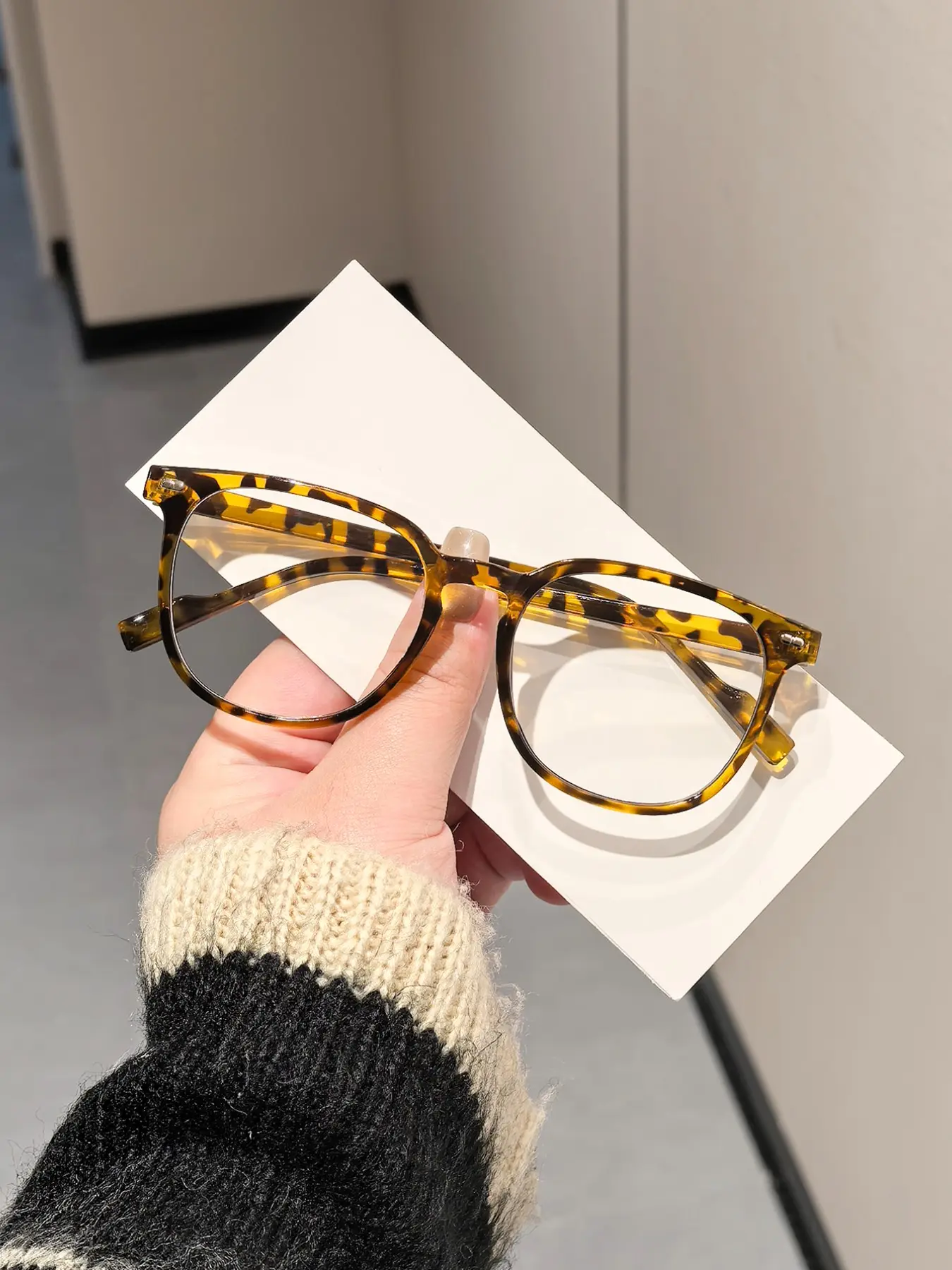 Stylish Unisex Fit Casual Square Frame Eyeglasses, Lightweight Anti-Blue Light Protection Eyewear